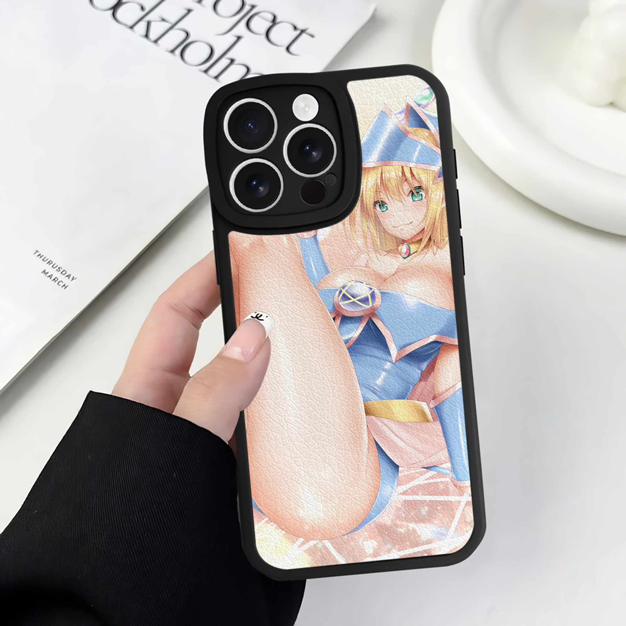 （画像用） 遊☆戯☆王 Yu-Gi-Oh! 【iPhone 16シリーズ対応】シリコンスマホケース（レザー調） 材質：シリコン